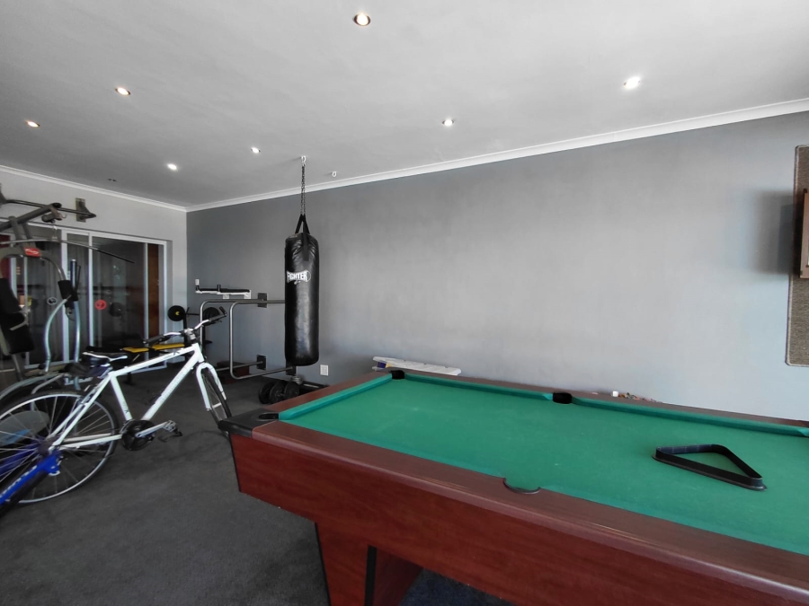 5 Bedroom Property for Sale in Jeffreys Bay Central Eastern Cape